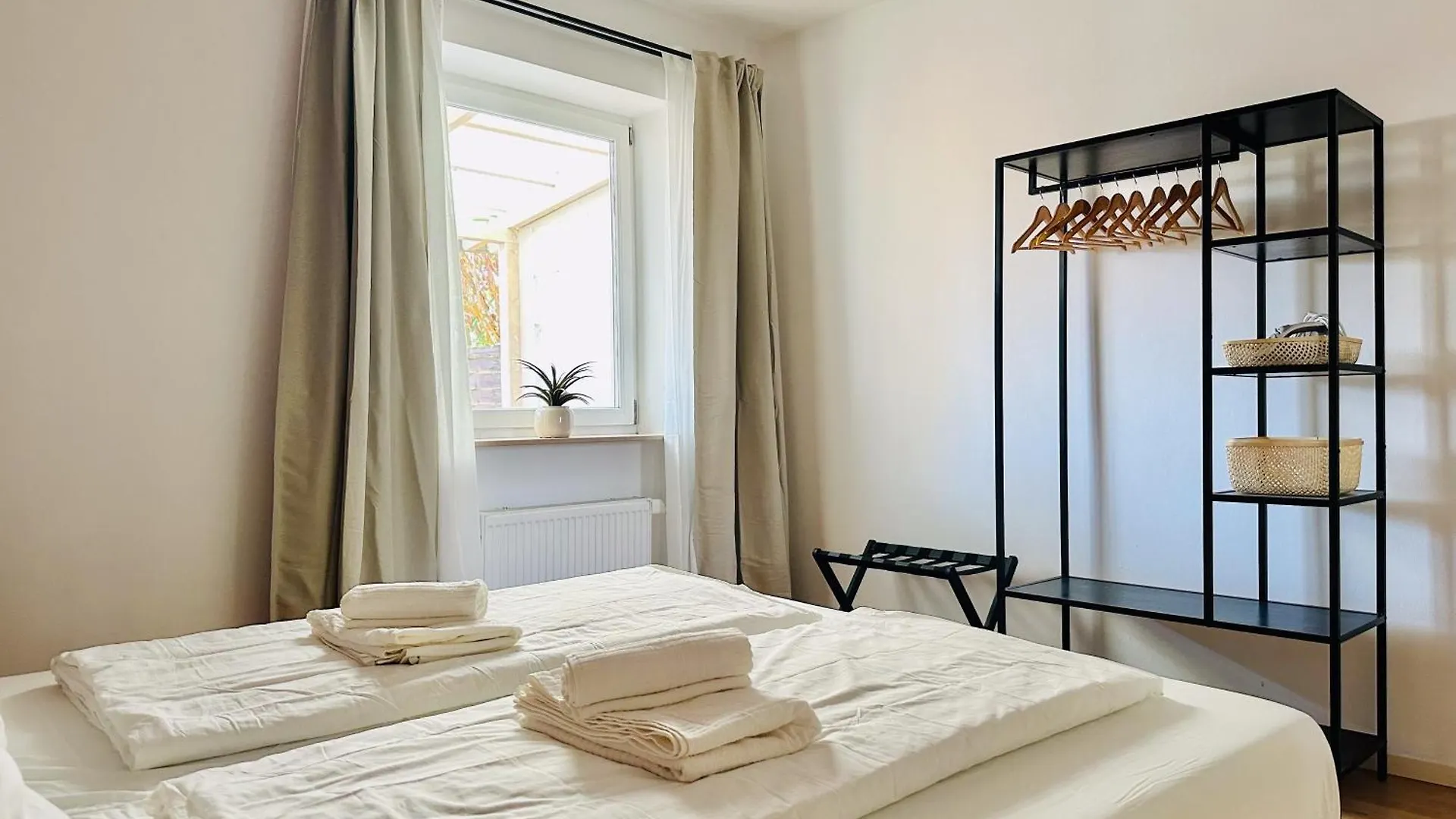 Apartment Daniel - Stilvolle Wohnung Mit Veranda Fuer 4 Personen 스타드버겐